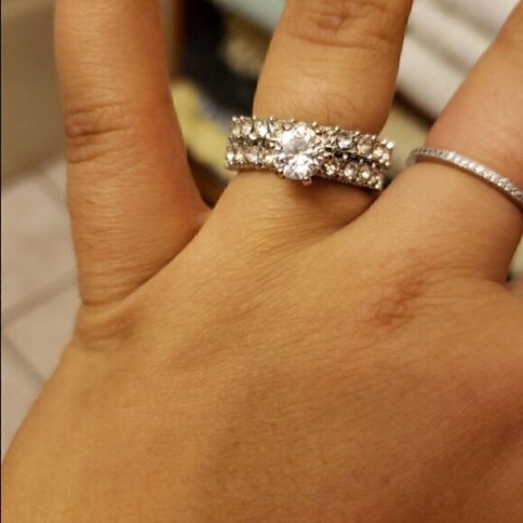 Simulated Diamond Wedding Engagement Ring Set - Picture 4 of 8